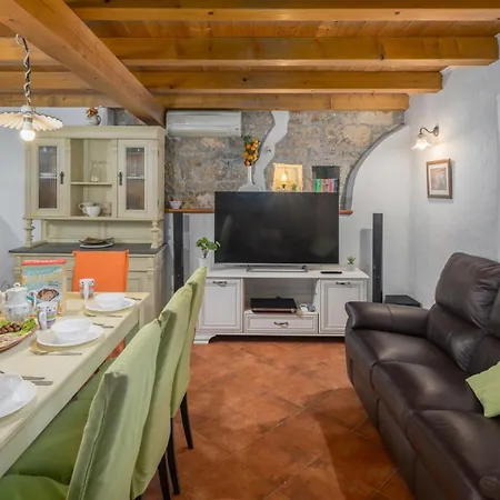 Casa Rustica In Matohanci - Haus Fuer 6 Personen Kanfanar